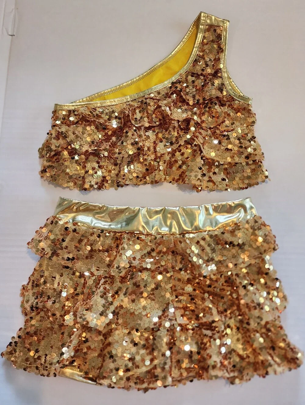 N/A sparkling gold